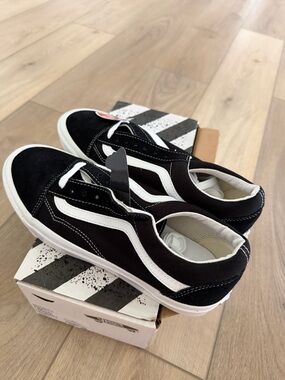 NEW Vans Old Skool